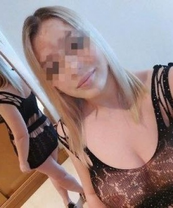 Живу в сказочной Москве, и мое вундеркиндельное тело будет твоим огненным адреналином. Я создана, чтобы исполнять твои желания. Мое обаяние и привлекательность оставят тебя без ума. Встречи со мной наполнены интимностью, страстью и безупречным сервисом. Готова угодить самым смелым фантазиям и побаловать тебя своей искусными умениями. Возможностей у меня предостаточно, чтобы унести тебя в мир блаженства. Приглашаю в мое уютное гнездышко, где тебя ожидают мои нежные руки и талантливые губы. Фото и отзывы говорят сами за себя - я создана для тебя, чтобы ты остался довольным и хотел вернуться снова и снова. Жду встречи с нетерпением! 💋 Лариса